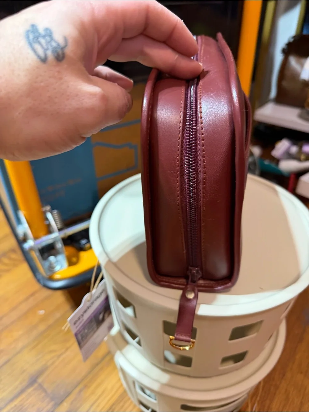 Must de Cartier Paris Burgundy Leather Cosmetics Bag Vintage Zip Travel Pouch - Picture 2 of 9